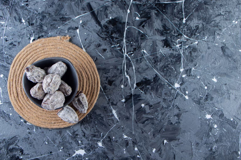 Piękny konglomerat kwarcowy w kolorze szarym